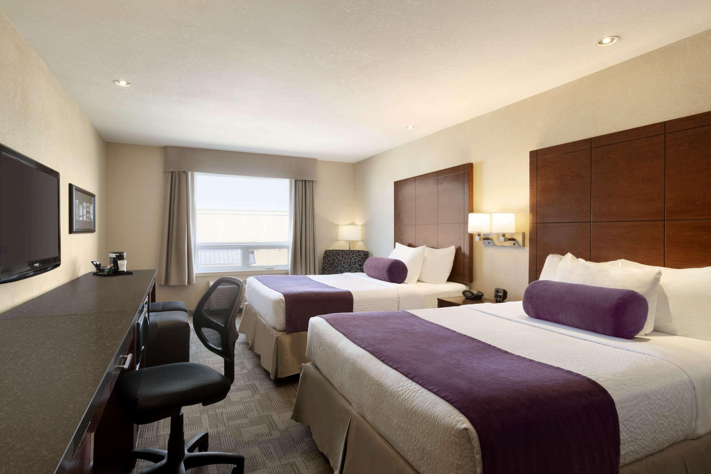 Days Inn By Wyndham Regina Airport West Exterior photo