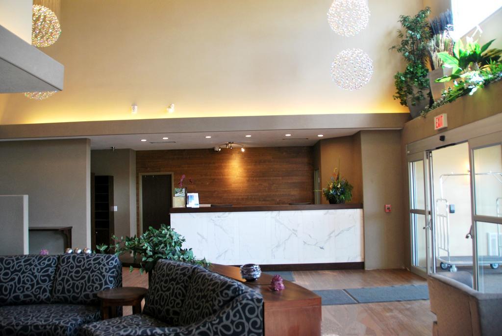 Days Inn By Wyndham Regina Airport West Exterior photo